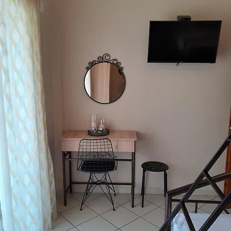 Chrysafis Aparthotel Vrasná
